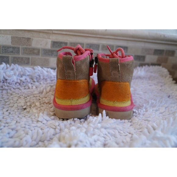 UGG Neumel II Suede Taupe Pink Chukka Boots Little Girl’s Size 11 - Picture 3 of 8